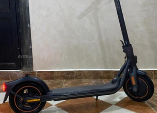 trotinette électrique nine bot
