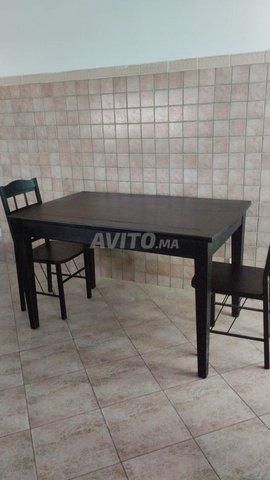 Table en bois massif 