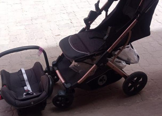 poussette legere avec chaise  voiture pour bebe 