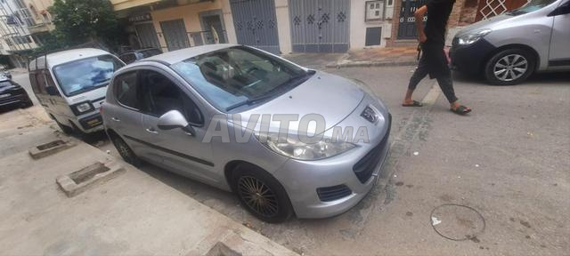 Peugeot 207 Diesel Manuelle 2010 à Tanger  - 2