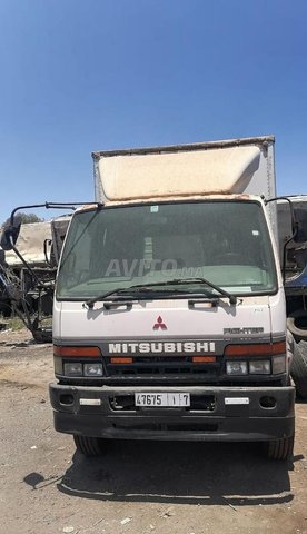 Mitsubishi fighter 6 métro 