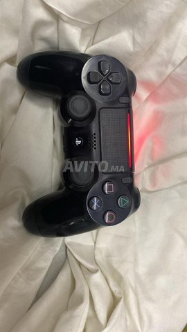 Manette ps4 dualshock très bonne etat