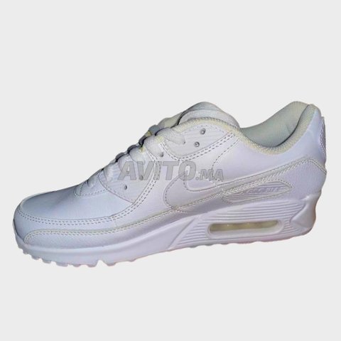 Je propose des Nike Air Max 90 LTR GS.