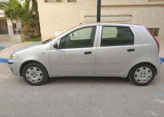 FIAT PUNTO 2011 ⛽ ESSENCE– Très bon état