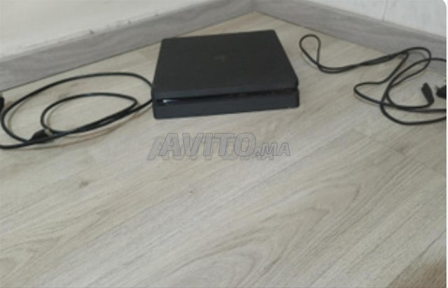 PS4 slim a vendre 