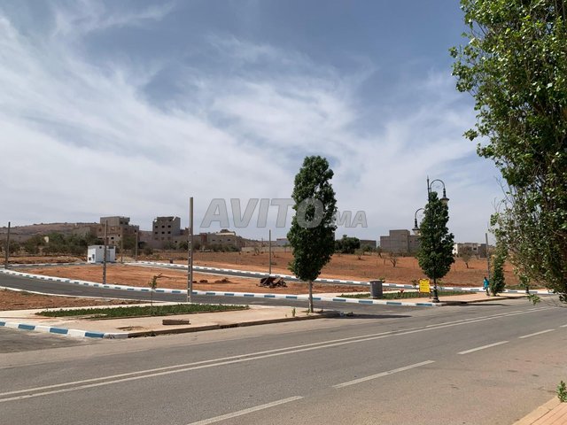 أرض مجهزة ومحمّلة للبيع في الحسيمة