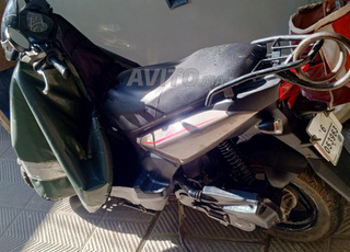 MOTO SYM EN BON ETAT