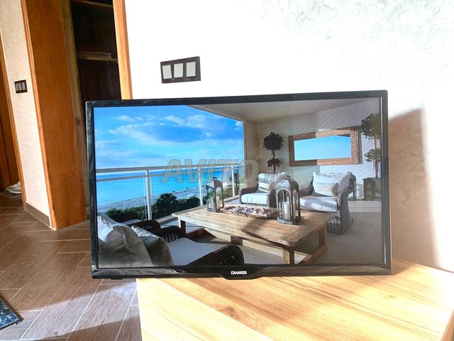 TV LED HD 28 pouce 4k, récepteur intégré bon état