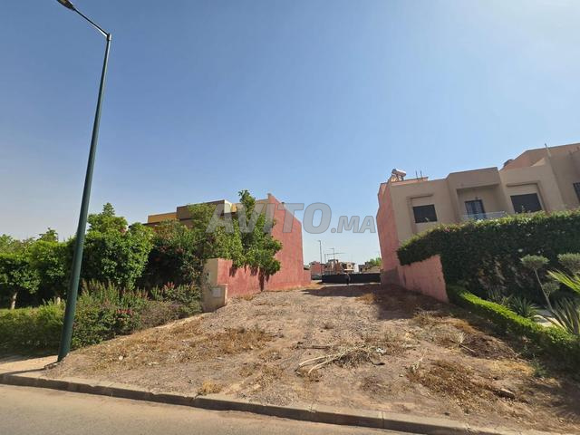  أرض بمراكش في زهور تاركة/Terrain Zhour TARGA 