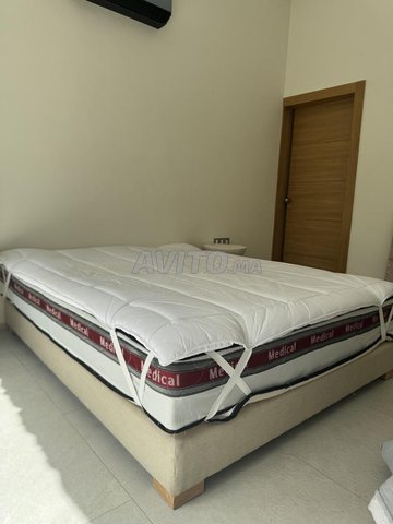 matelas, sommiers, sur matelas