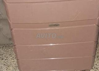 حقيبة السفر من الحجم الكبير 