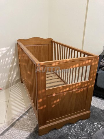 Lit bébé en bois 