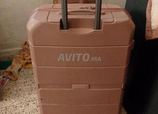 حقيبة السفر من الحجم الكبير 