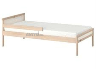 Lit enfant en bon état 