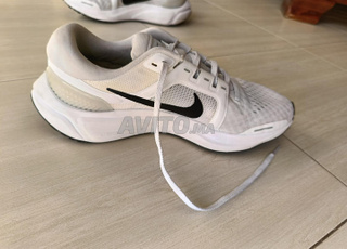 sbrdila Nike d'origine N 40 