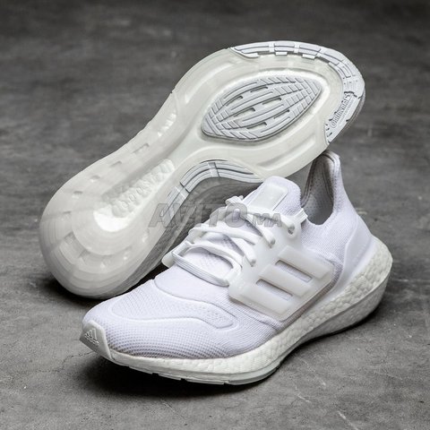 Adidas Ultraboost 22 taille 44