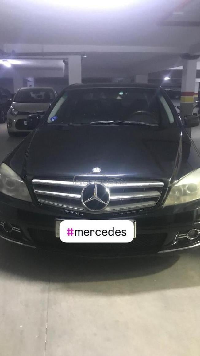 Mercedes-Benz 220 Diesel Automatique 2008 à Salé