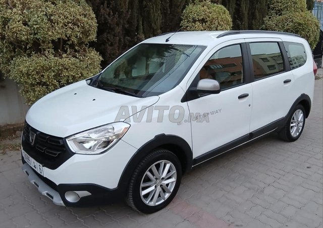 Dacia  Lodgy Diesel  Manuelle  2022 à  Agadir