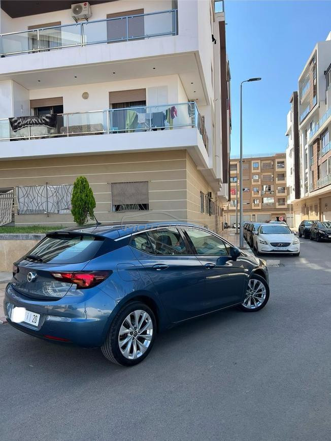 Opel Astra manuelle - 2017 / 175.000 km