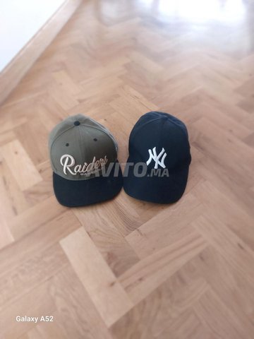 lot 2 casquette une de baseball et une new yera