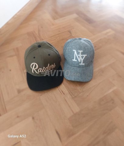 lot 2 casquette une de baseball et new yera grise