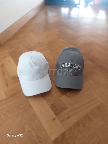 lot 2 casquette healing académie et une  blanche 