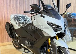 ياماها TMAX 560 Tech Max 2025 00 كم