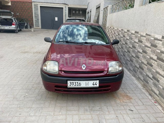 Renault Clio Essence 4 Manuelle 2000 à Nador