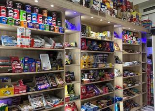 🏪 محل تجاري للبيع بعين السبع مع رخصة بيع التبغ 🧾🚬