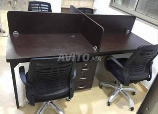 Bureau pour espace collectif