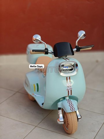 Moto Electrique Vespa 12V Pour Enfants 😍