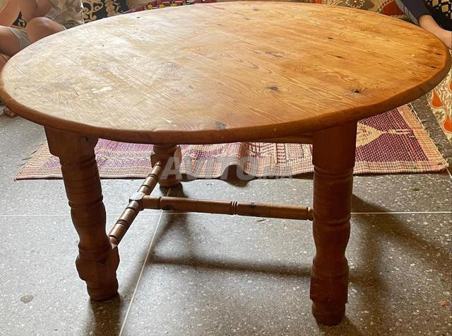 Vente bibliothèque et table et prix négociable - 2