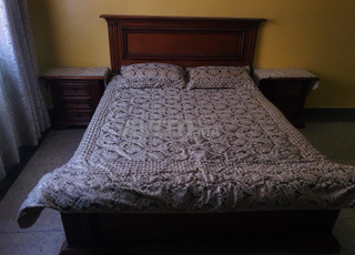 Une grande chambre a coucher italienne a vendre 