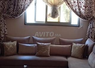 صالون في حالة ممتازة للبيع