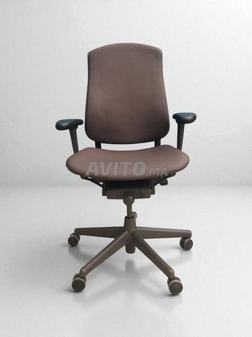 Fauteuil de direction Herman Miller cuir marron