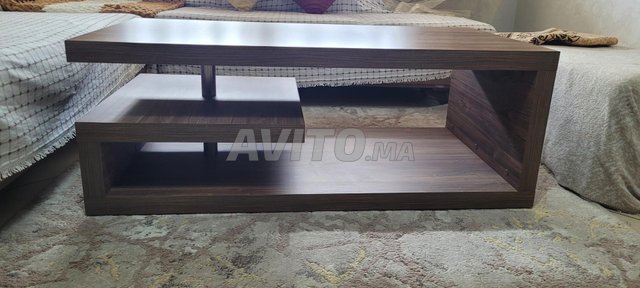 Table basse en MDF et aluminium 