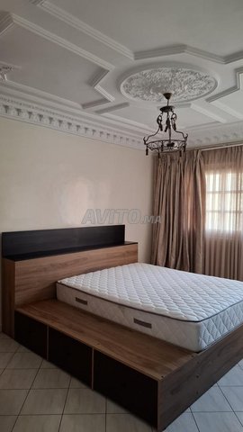 Lit et armoire assortie sans matelas
