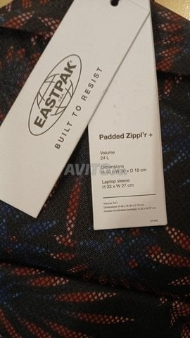 cartable EASTPAK 20L original neuf 