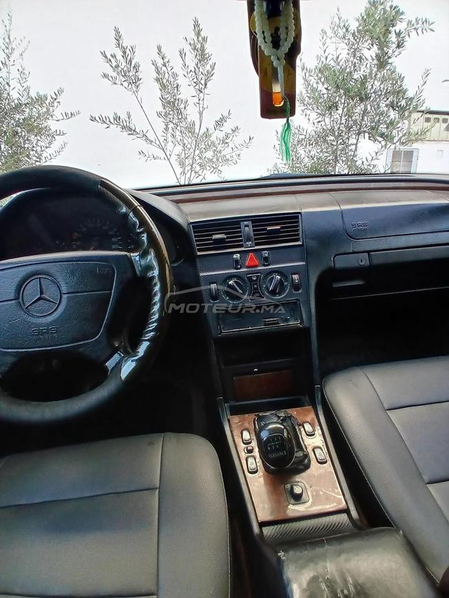 Mercedes-Benz 220 Diesel Manuelle 1996 à Fès