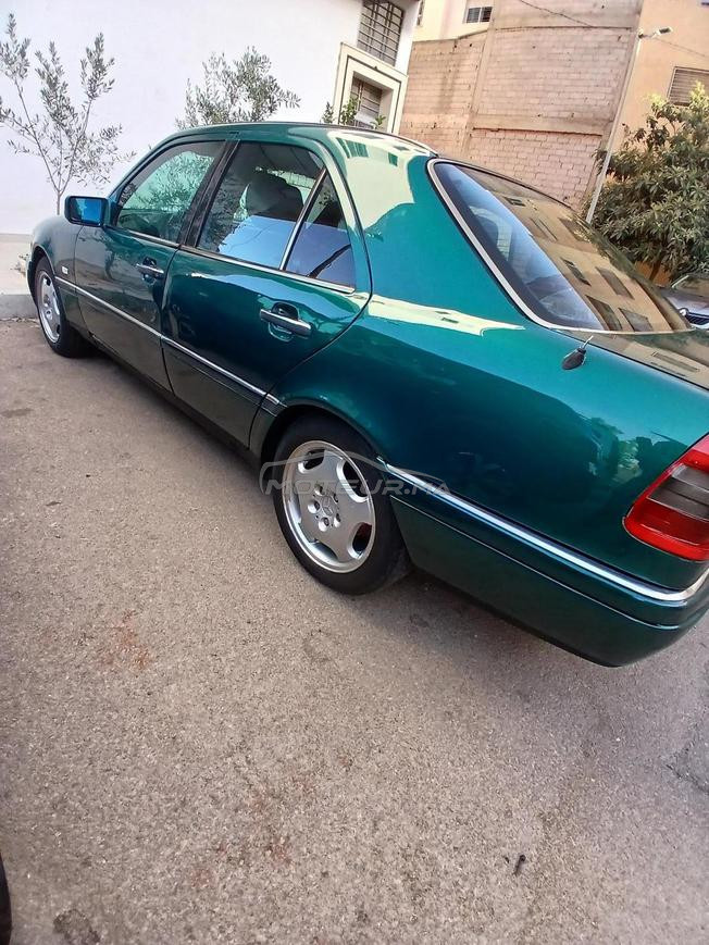 Mercedes-Benz 220 Diesel Manuelle 1996 à Fès