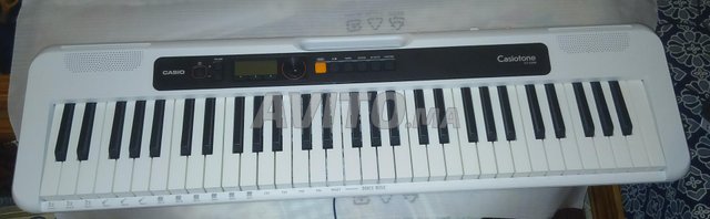 piano (keyboard) casio CT-S200  Excellent état 