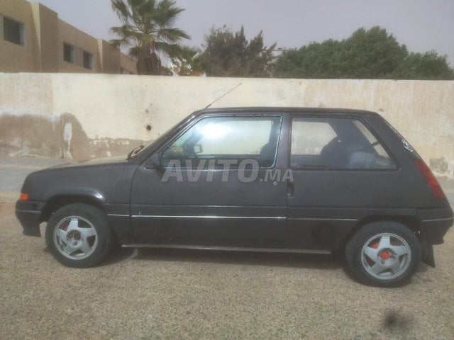 Renault Super 5 Essence Manuelle 1989 à El Marsa