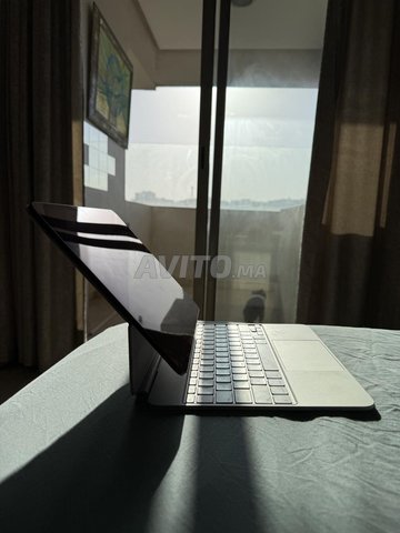 Ipad Pro M4 13 pouces ( 1 T) neuf & Clavier M4
