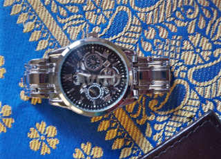 hand watch, ساعة يد 