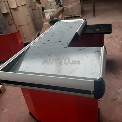 rayonnage super super marche sortie de caisse