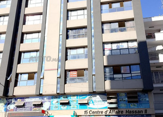 local a vendre au centre d affaire hassane II 