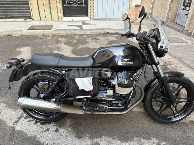 moto guzzi v7 