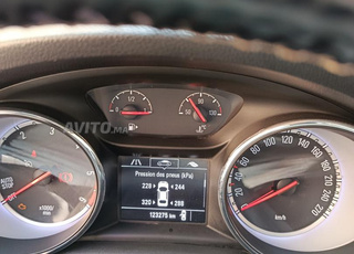 Opel Astra Diesel Manuelle 2016 à Berrechid