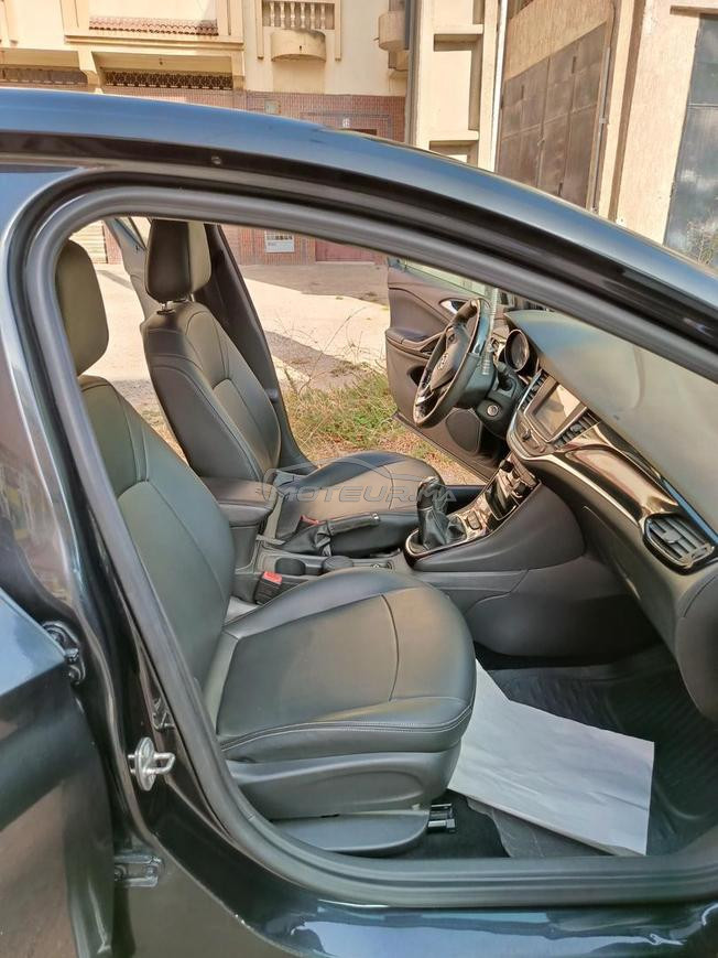 Opel Astra Diesel Manuelle 2016 à Berrechid
