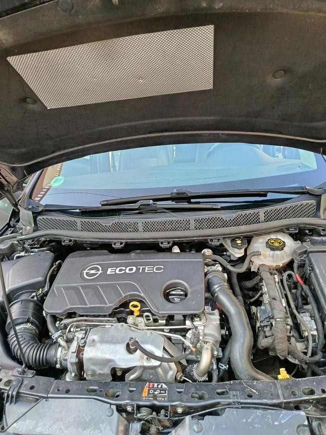 Opel Astra Diesel Manuelle 2016 à Berrechid